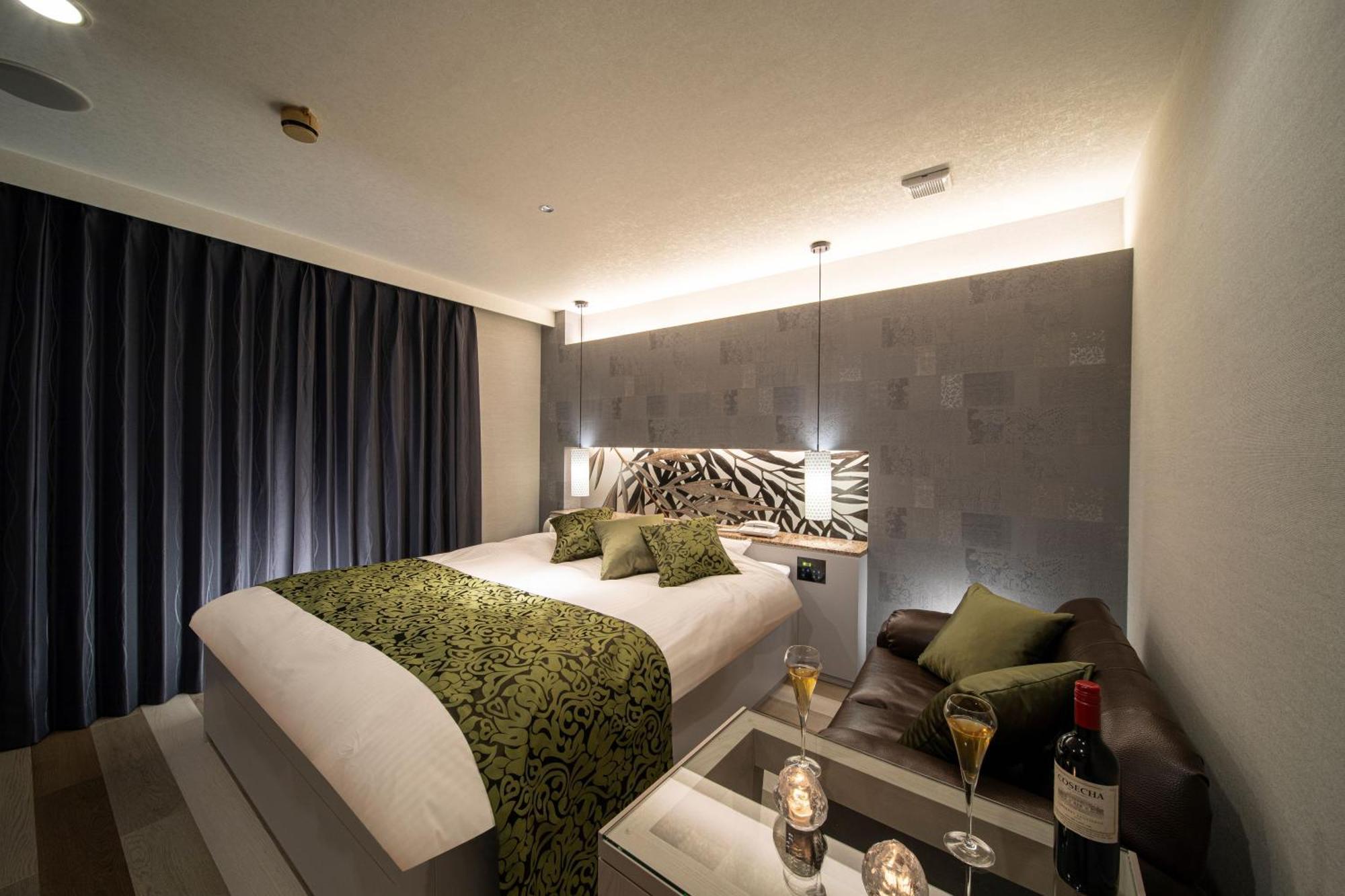 ホテル継kei男塾ホテルグループ (Adults Only) Himeji Extérieur photo